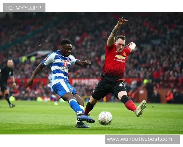 琼斯谈利马伤势恢复情况卢克肖在左中卫位置展现出良好状态